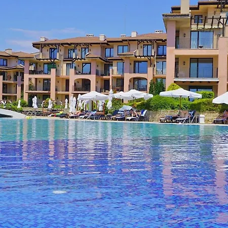 Kaliakria 76 - Ground Floor With A Pool View * Topola