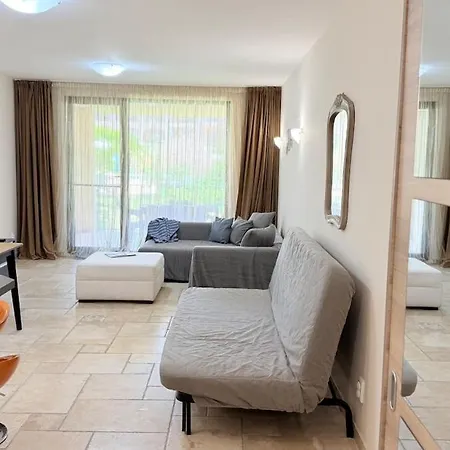 Kaliakria 76 - Ground Floor With A Pool View Topola