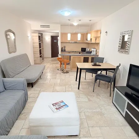 Kaliakria 76 - Ground Floor With A Pool View Apartmán
