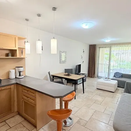 Kaliakria 76 - Ground Floor With A Pool View Apartamento Topola