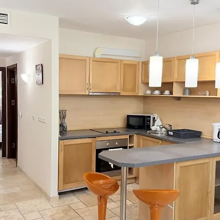 Kaliakria 76 - Ground Floor With A Pool View Topola