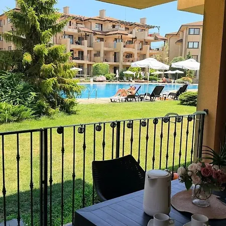 Kaliakria 76 - Ground Floor With A Pool View * Topola