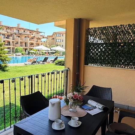 Kaliakria 76 - Ground Floor With A Pool View Topola