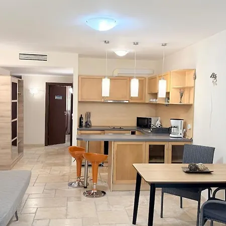 Kaliakria 76 - Ground Floor With A Pool View Apartamento *