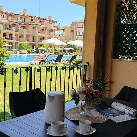 Kaliakria 76 - Ground Floor With A Pool View Topola