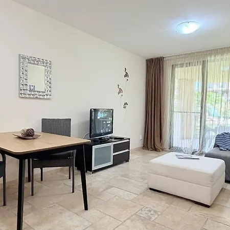 Kaliakria 76 - Ground Floor With A Pool View Apartamento Topola